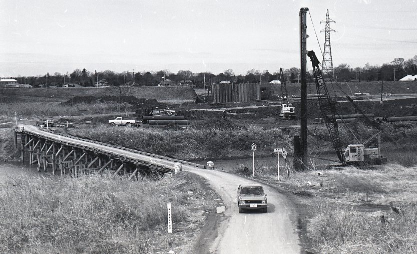 1974 建設中の天神橋002.jpg